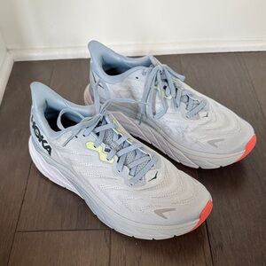 Hoka Arahi 6 Soft Blue/Gray and Coral Running Shoes